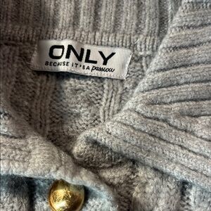 ONLY women’s Light Gray Cowl Neck Sweater size s